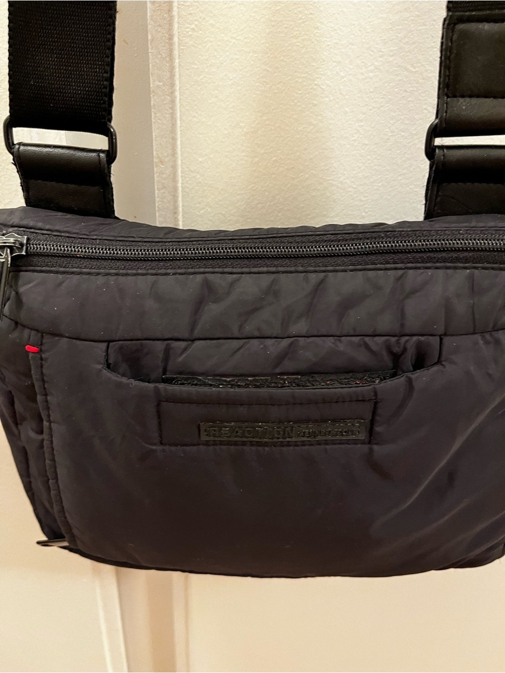 Reaction Kenneth Cole Black Quilted Messenger Bag